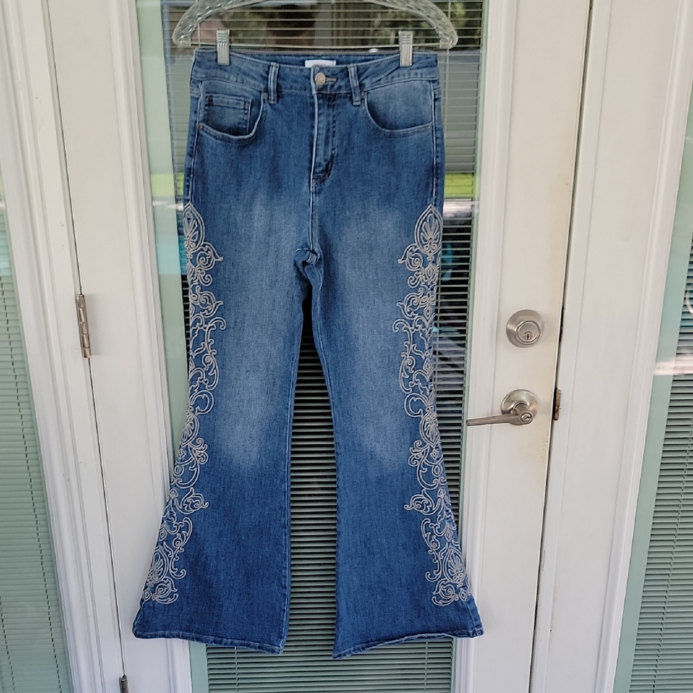 Forever 21 Premium Embroidered High Rise Flare Jeans Sz 28 Has Stretch